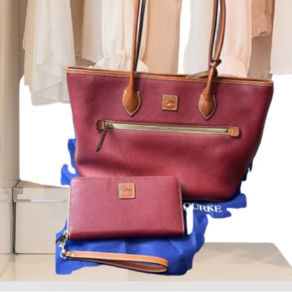 Dooney & Bourke Handbag, Pebble Grain Tote w/Wristlet Wallet, leather, red - Picture 3 of 16